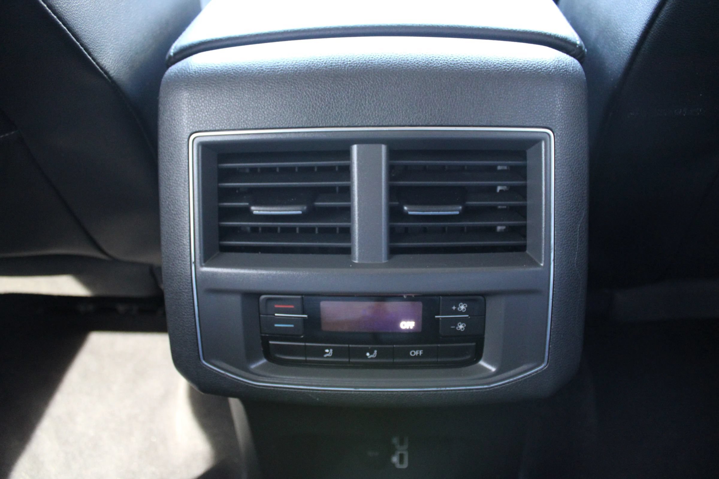 Used 2018 Volkswagen Atlas SE FWD image 22