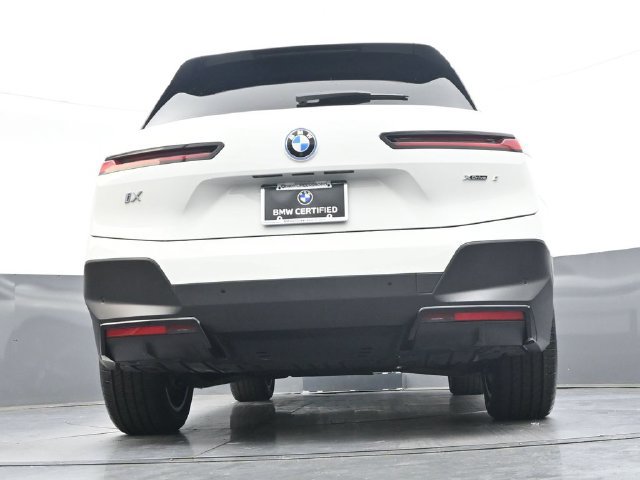 Certified 2024 BMW iX xDrive50 w/ Premium Package AWD/4WD image 32