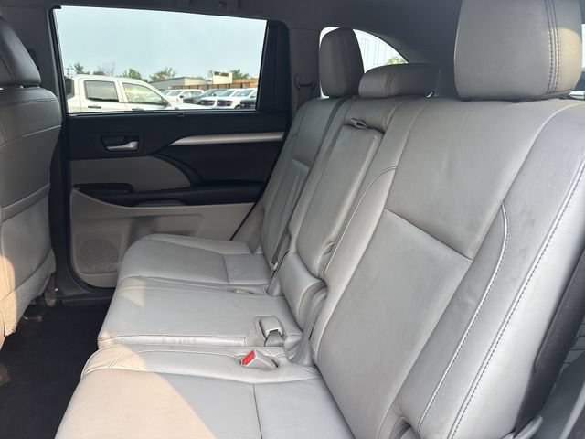 Used 2016 Toyota Highlander XLE w/ Protection Package #3 AWD/4WD image 22