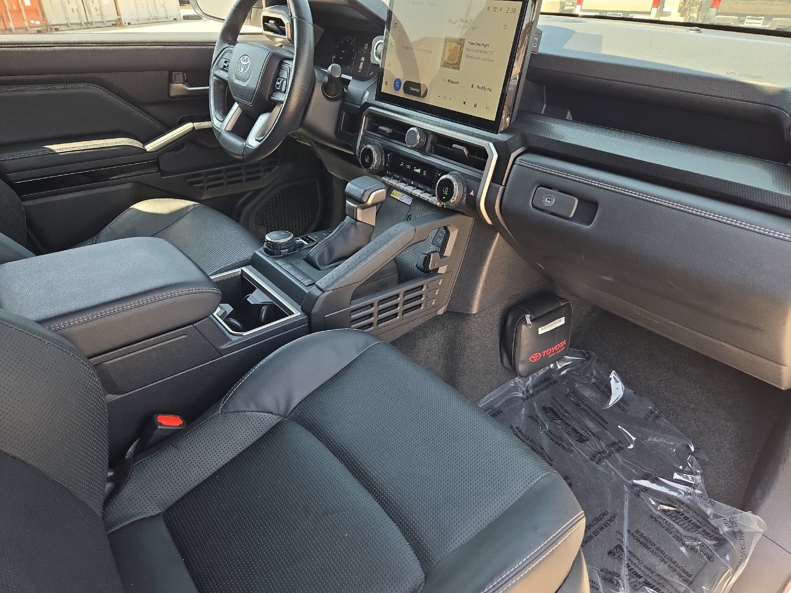 Certified 2025 Toyota 4Runner Limited AWD/4WD image 15