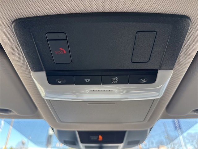 Used 2025 Nissan Rogue SV image 18