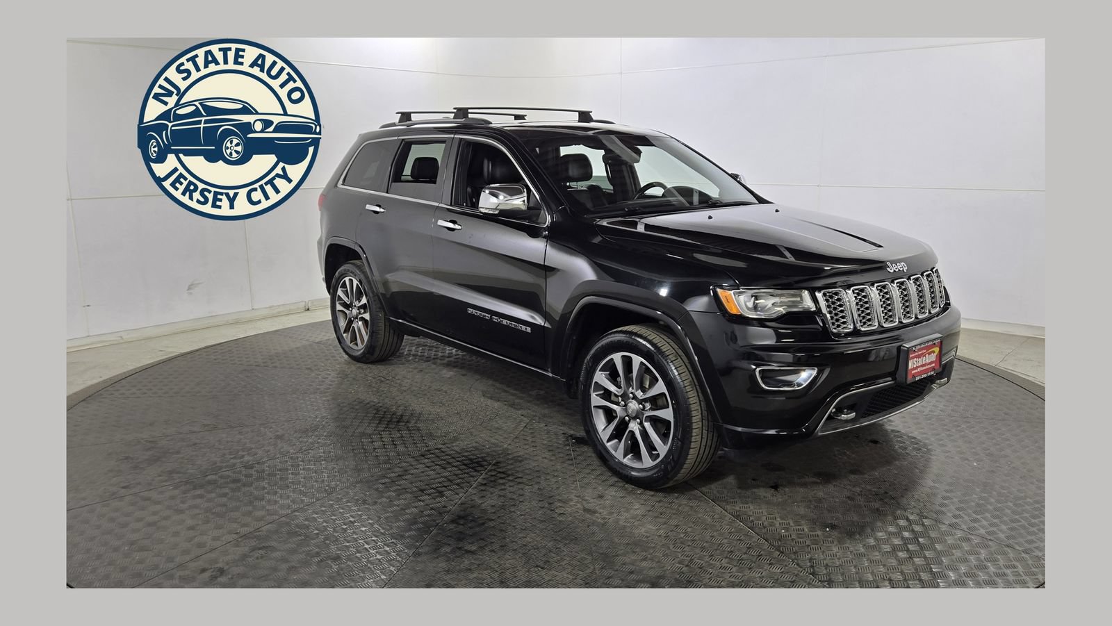 Used 2017 Jeep Grand Cherokee Overland AWD/4WD image 1