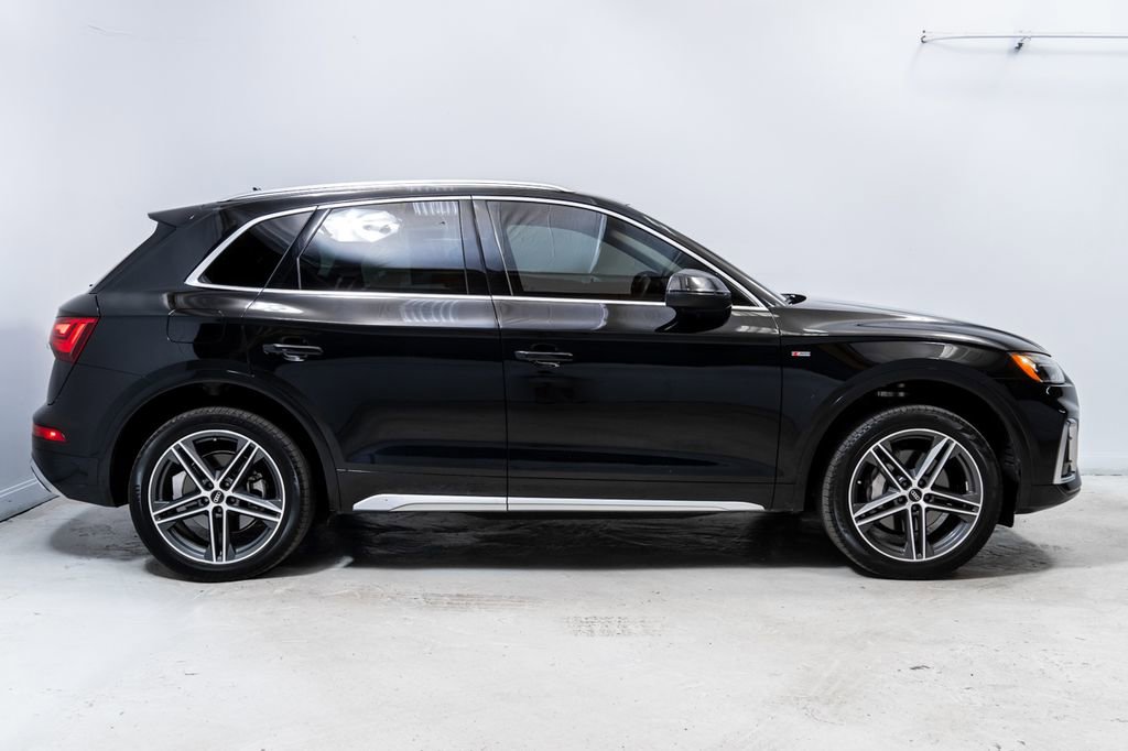 Used 2022 Audi Q5 e Premium w/ Convenience Package image 8