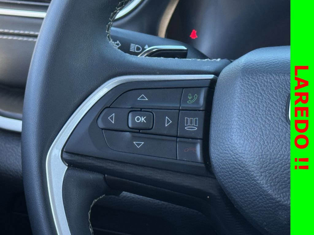 Used 2023 Jeep Grand Cherokee L Laredo image 13