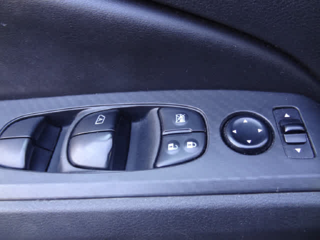 Used 2024 Nissan Altima 2.5 SV FWD image 14