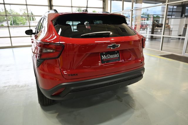New 2026 Chevrolet Trax LT w/ Driver Confidence Package FWD image 6