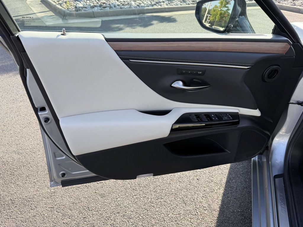 Used 2023 Lexus ES 350 w/ Premium Package FWD image 13