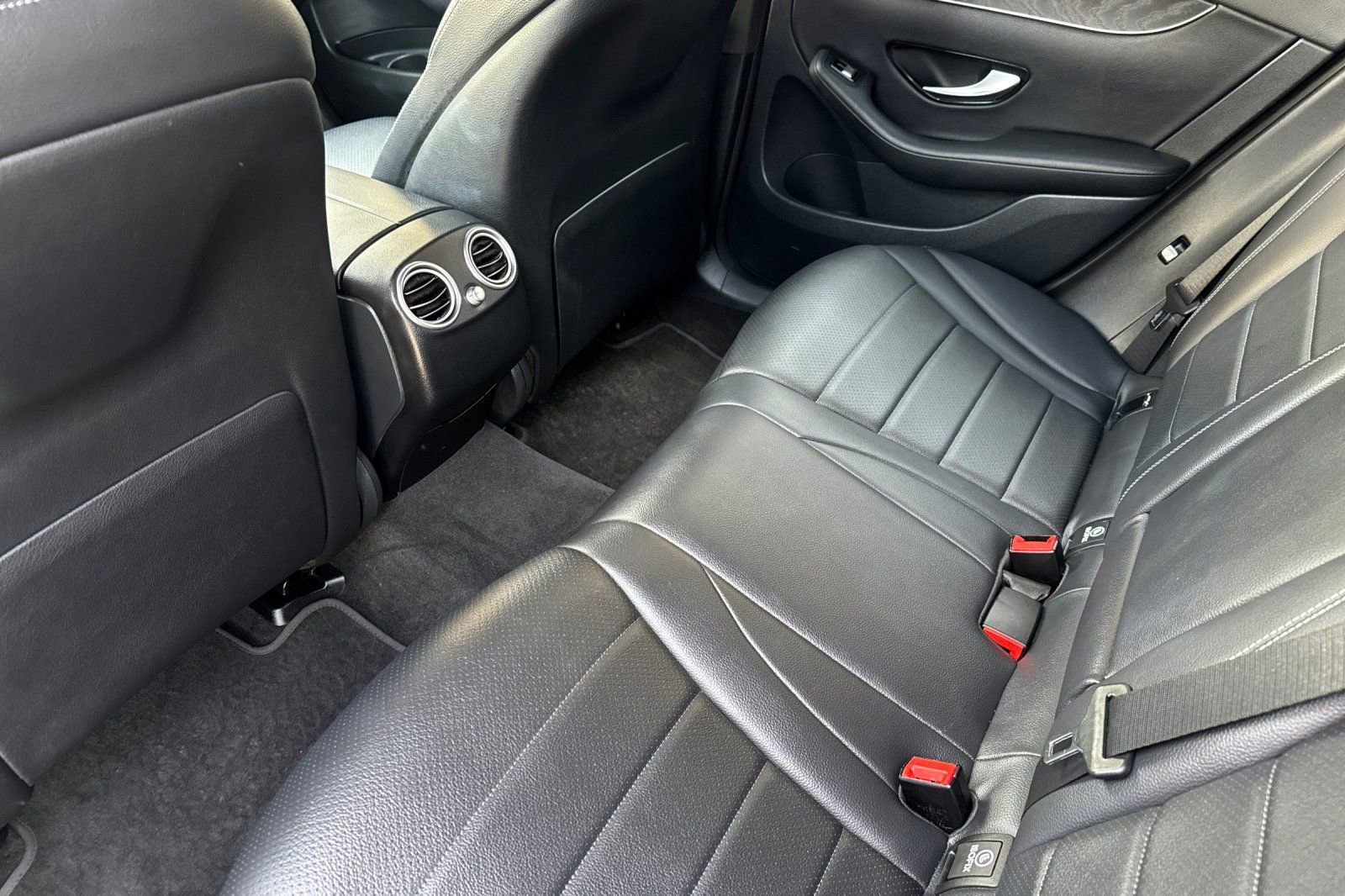 Used 2018 Mercedes-Benz GLC 300 4MATIC image 12