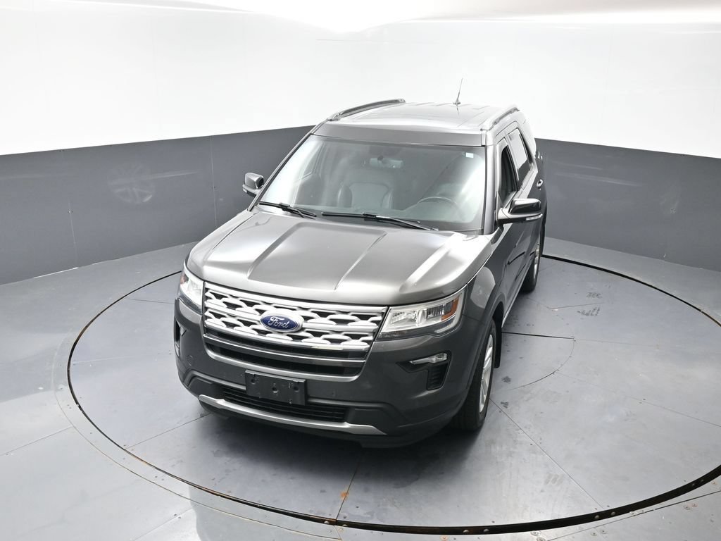 Used 2018 Ford Explorer XLT w/ Equipment Group 202A AWD/4WD image 16