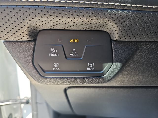Used 2024 Volkswagen Atlas SE FWD image 31