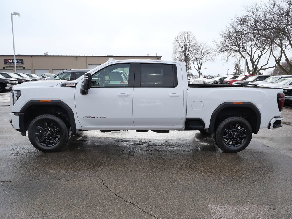 Used 2025 GMC Sierra 2500 AT4 image 6