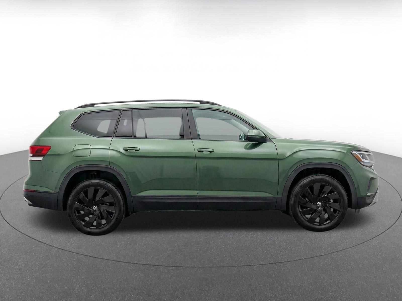 Used 2026 Volkswagen Atlas SE FWD image 8