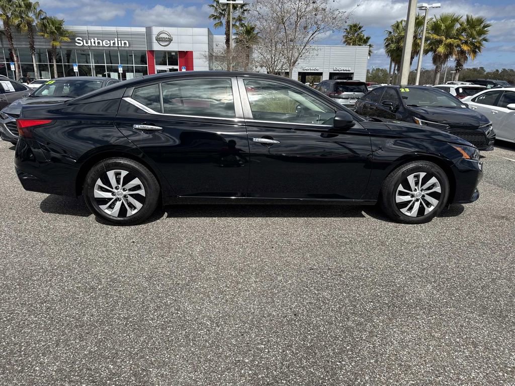 Certified 2025 Nissan Altima 2.5 S image 2