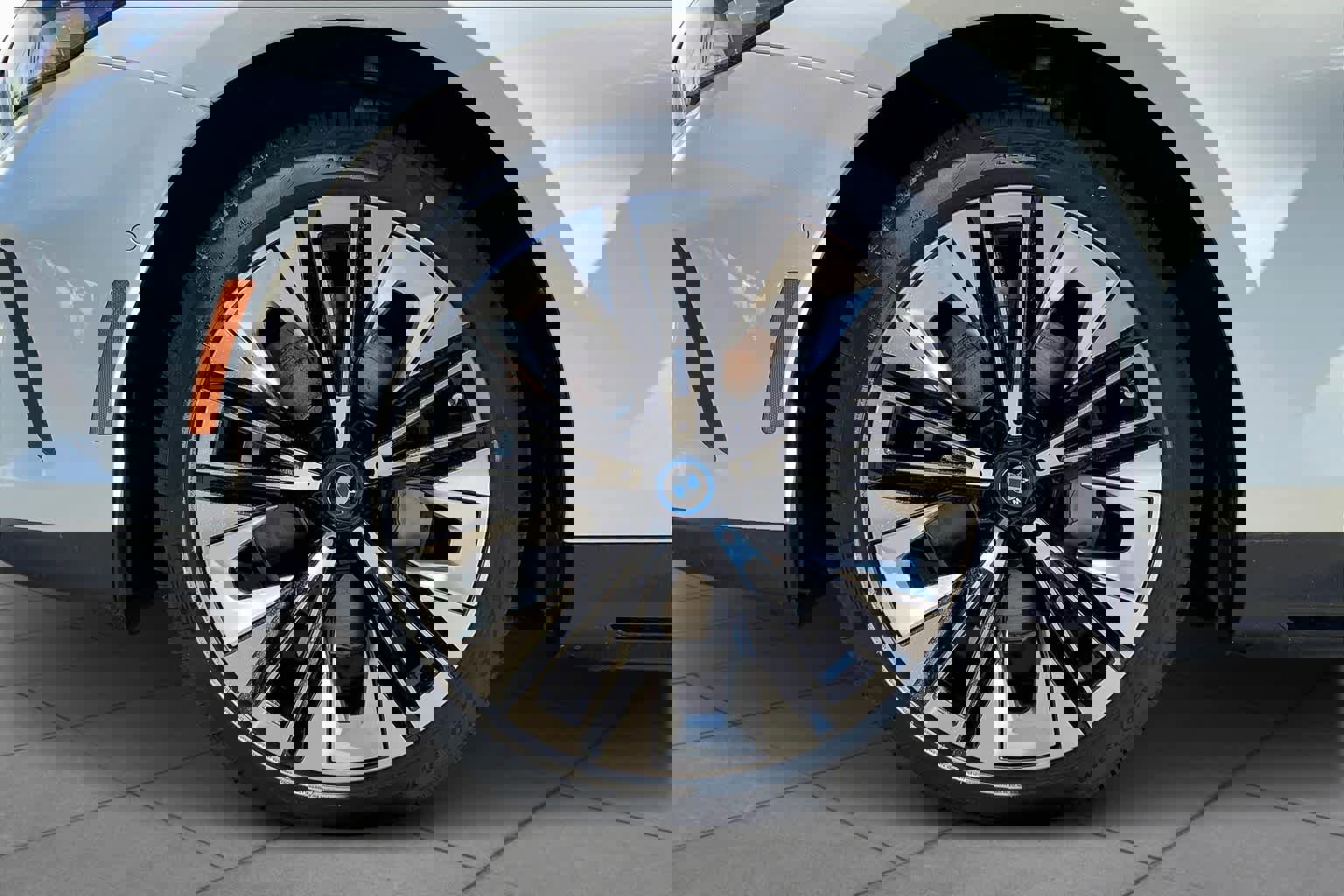 Used 2024 BMW i5 eDrive40i w/ Premium Package image 11