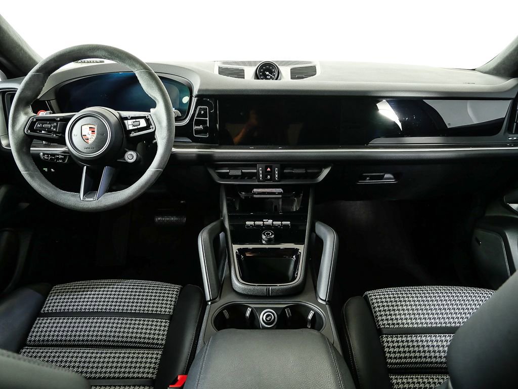 Certified 2024 Porsche Cayenne Coupe AWD/4WD image 21