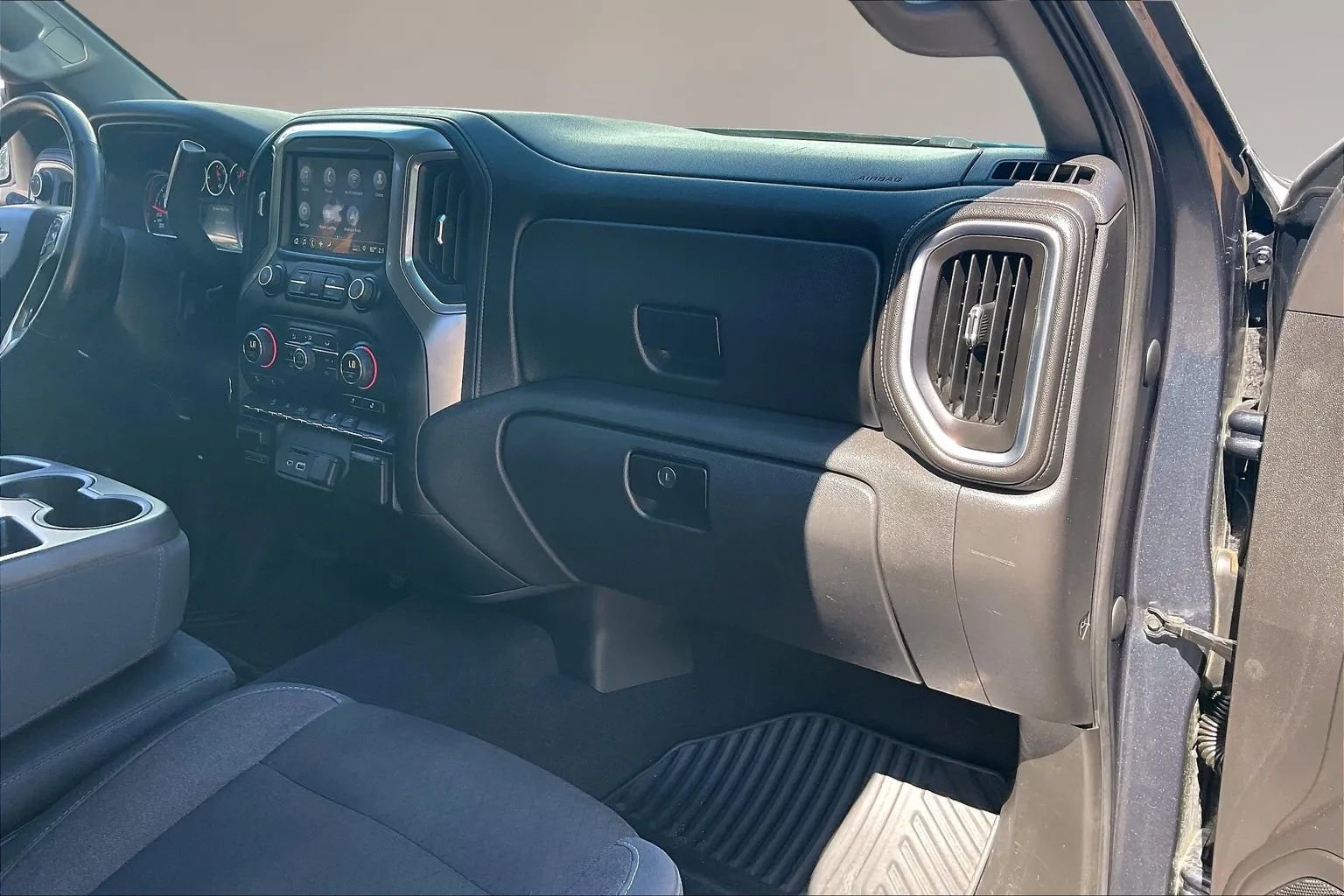 Used 2019 Chevrolet Silverado 1500 LT w/ All-Star Edition image 17