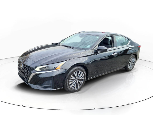 Used 2023 Nissan Altima 2.5 SV image 2
