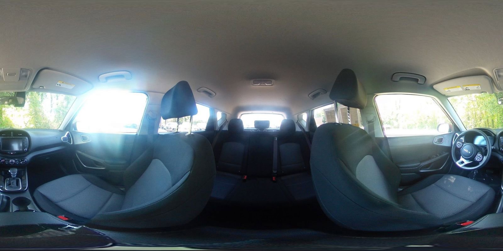 Used 2025 Kia Soul LX w/ LX Technology Package FWD image 40