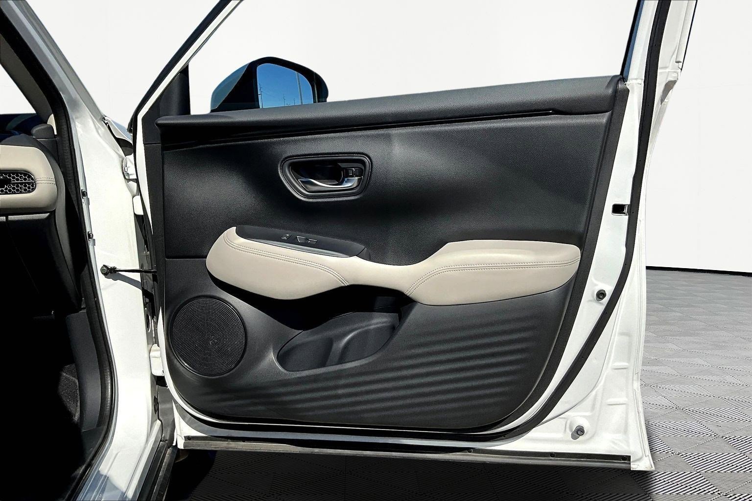 Used 2024 Honda HR-V LX image 28