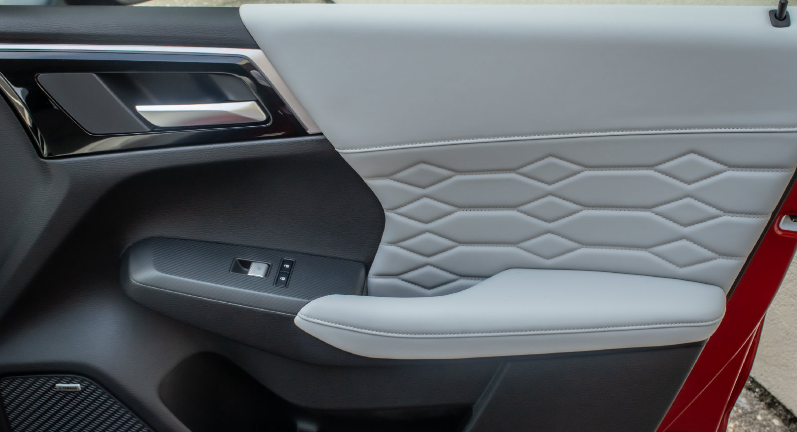 New 2026 Mitsubishi Outlander SEL AWD/4WD image 25