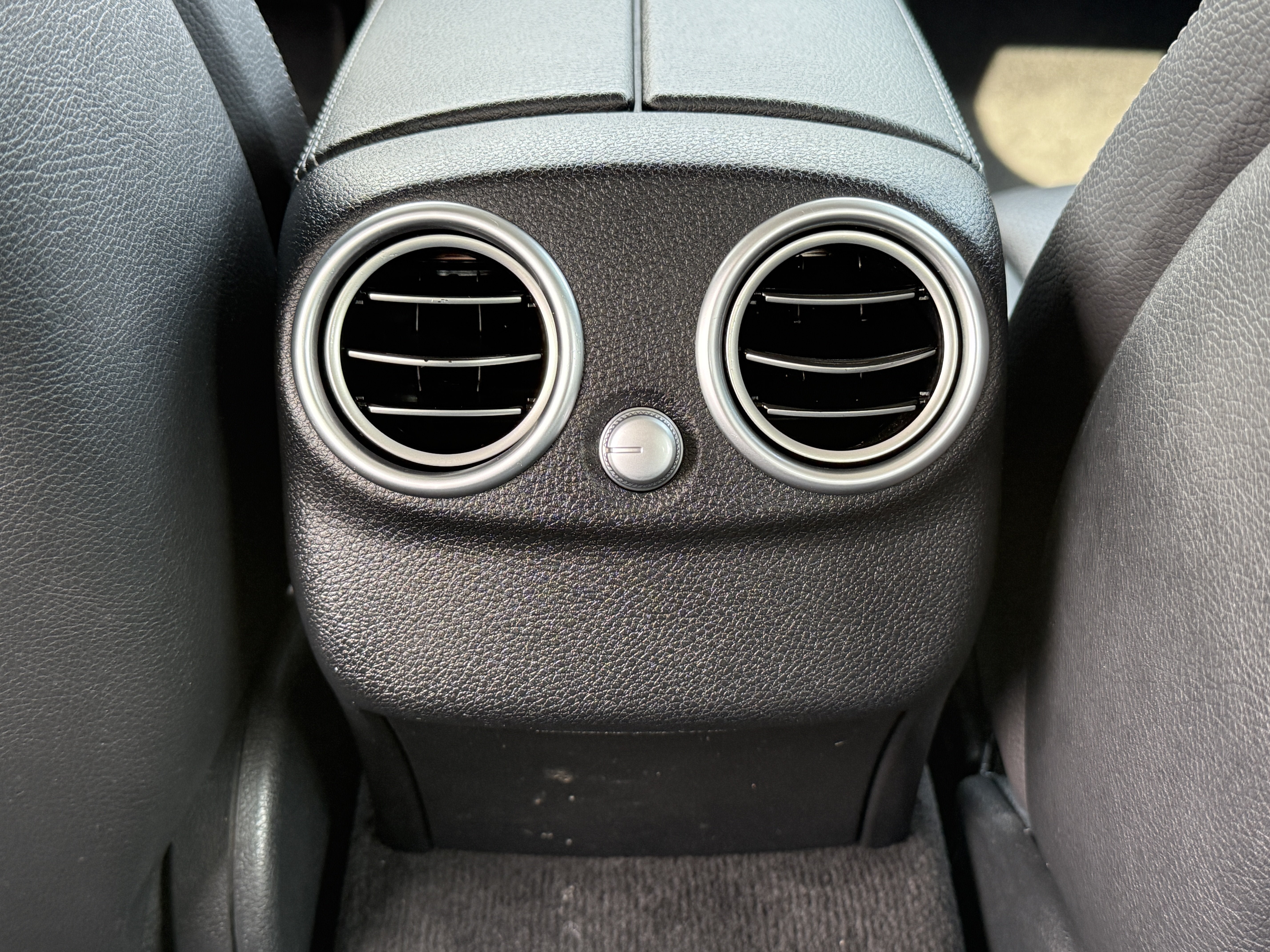 Used 2020 Mercedes-Benz C 300 4MATIC Sedan image 17