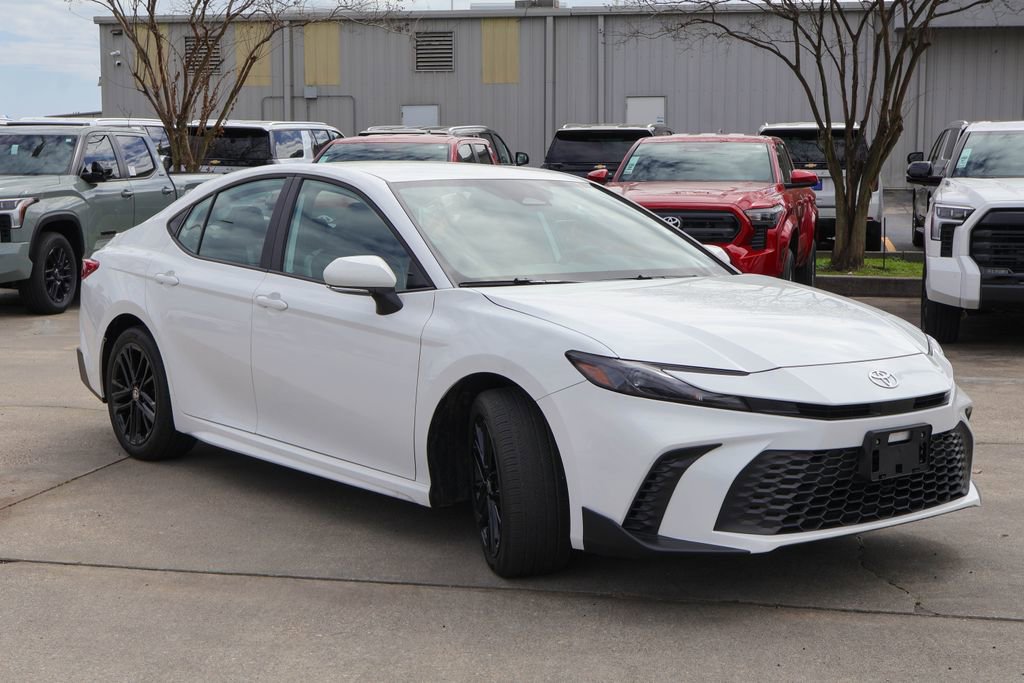 Used 2025 Toyota Camry SE FWD image 24