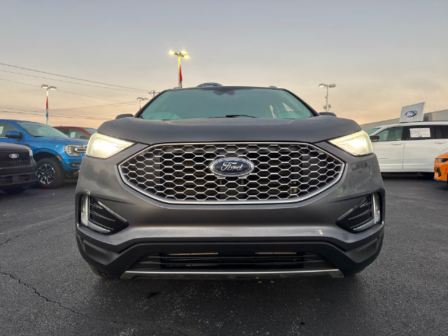Used 2024 Ford Edge SEL w/ Convenience Package AWD/4WD image 2