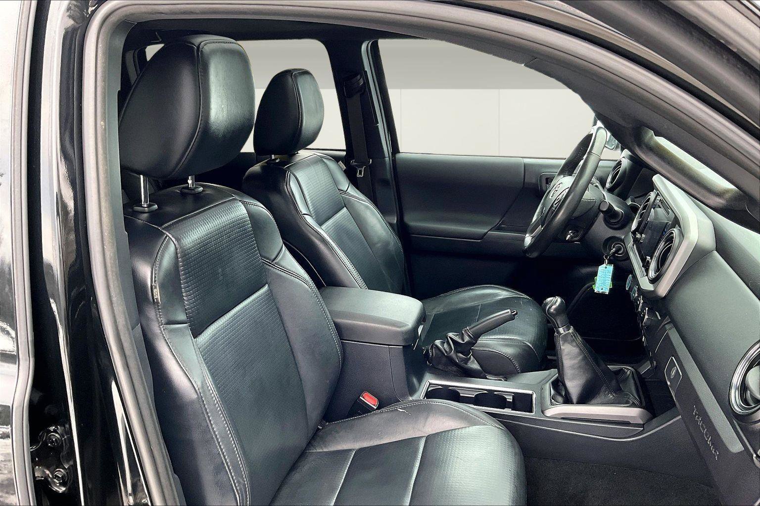 Used 2019 Toyota Tacoma TRD Off-Road image 7