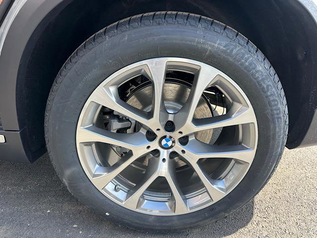 New 2026 BMW X5 xDrive40i w/ Premium Package image 7