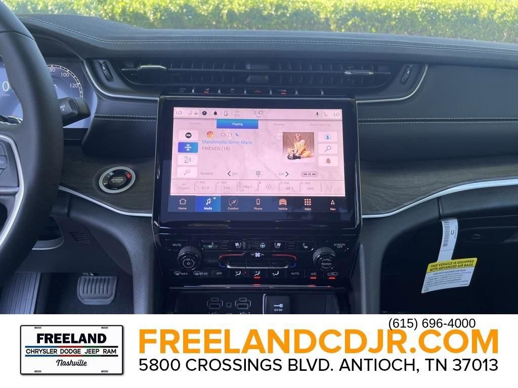 New 2025 Jeep Grand Cherokee Limited w/ Luxury Tech Group II image 23