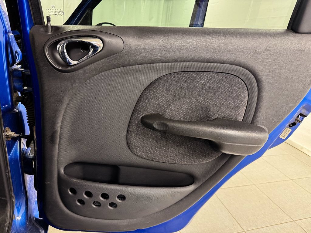 Used 2003 Chrysler PT Cruiser FWD image 16