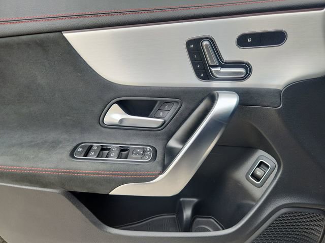 Used 2023 Mercedes-Benz CLA 250 image 22