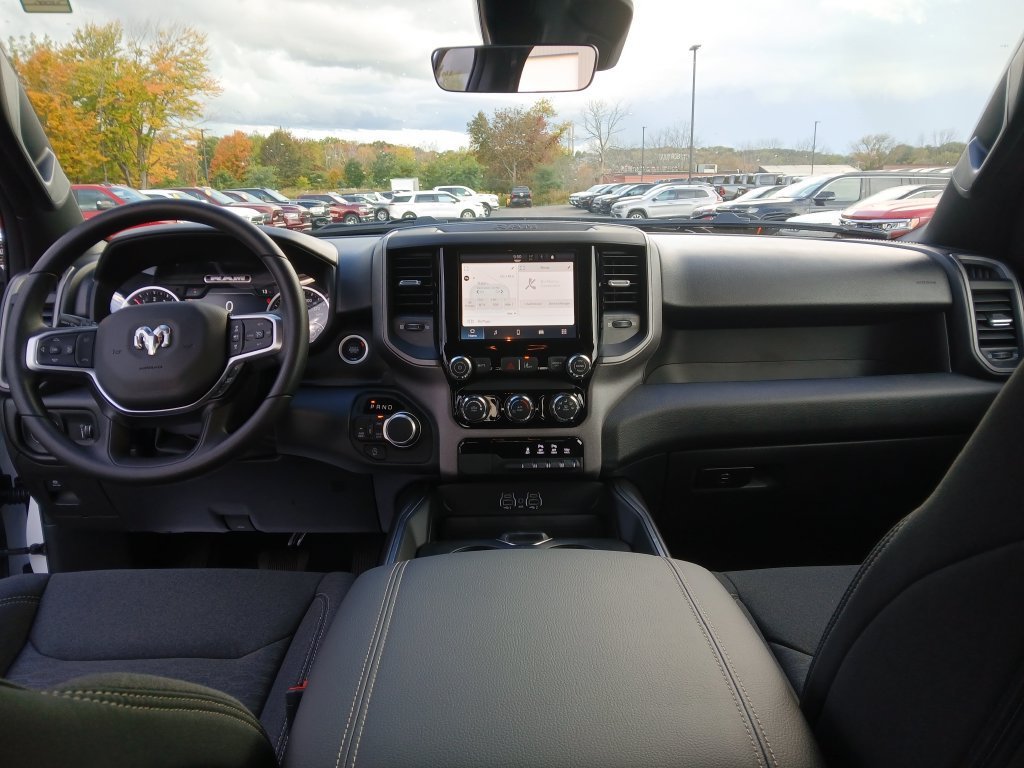 New 2027 RAM 1500 Express AWD/4WD image 13