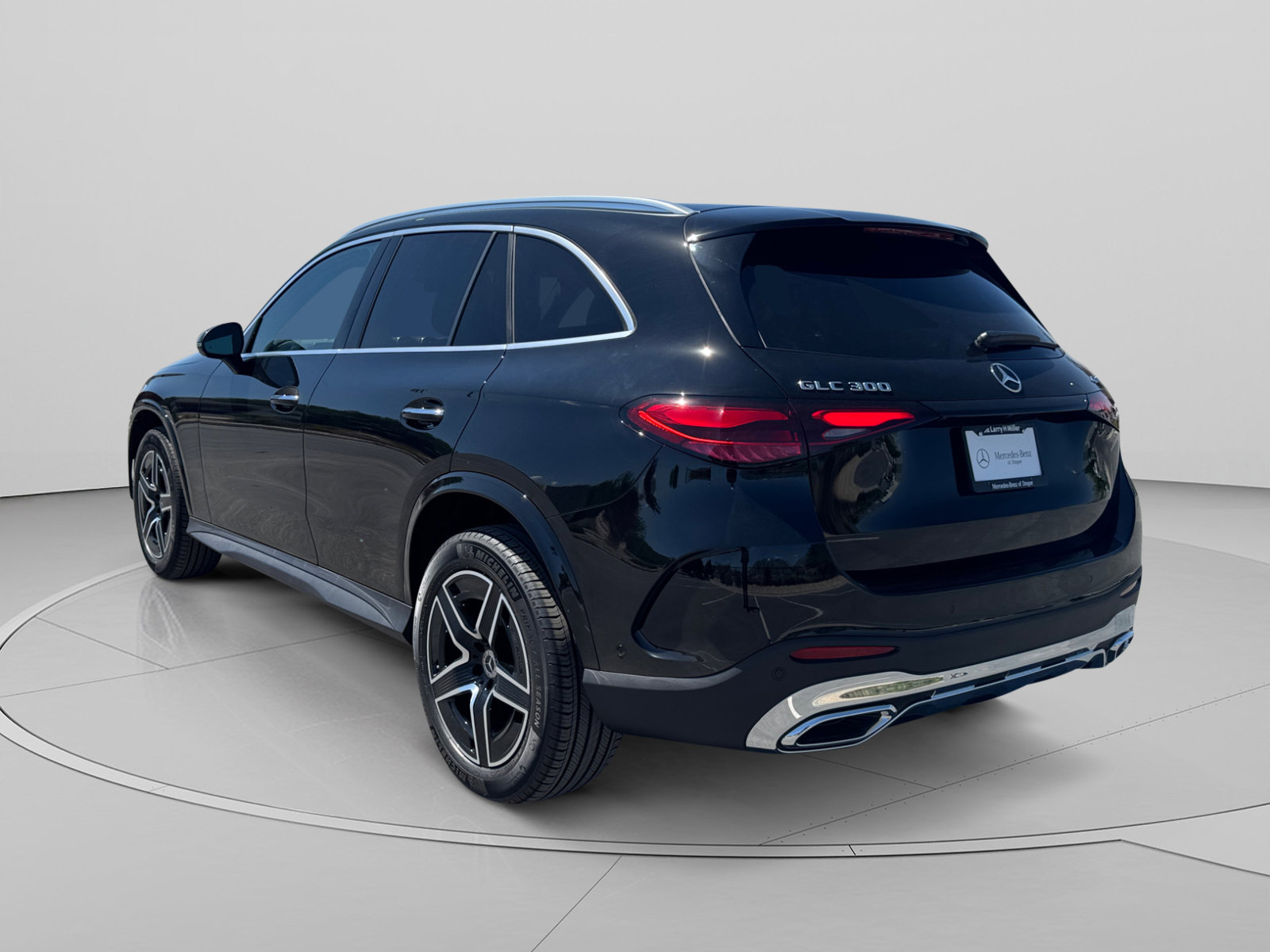 New 2026 Mercedes-Benz GLC 300 4MATIC image 3