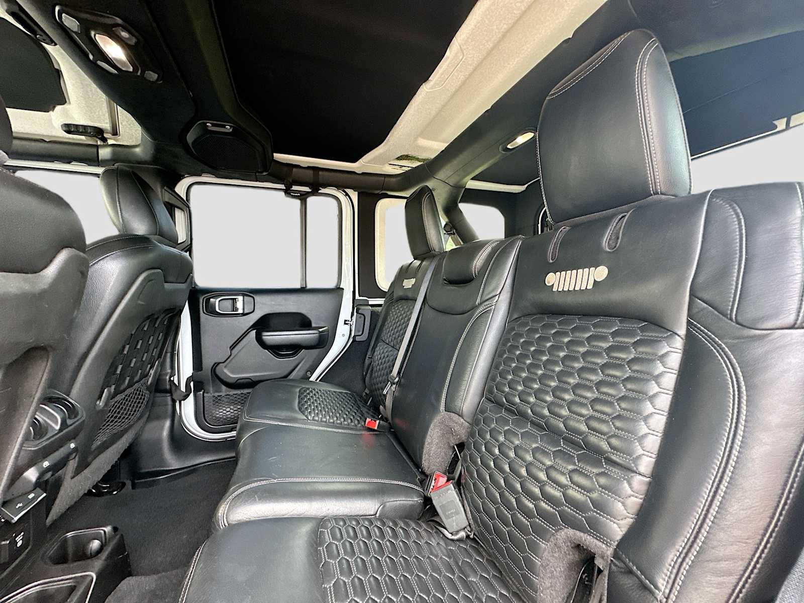 Used 2018 Jeep Wrangler Unlimited Rubicon AWD/4WD image 25