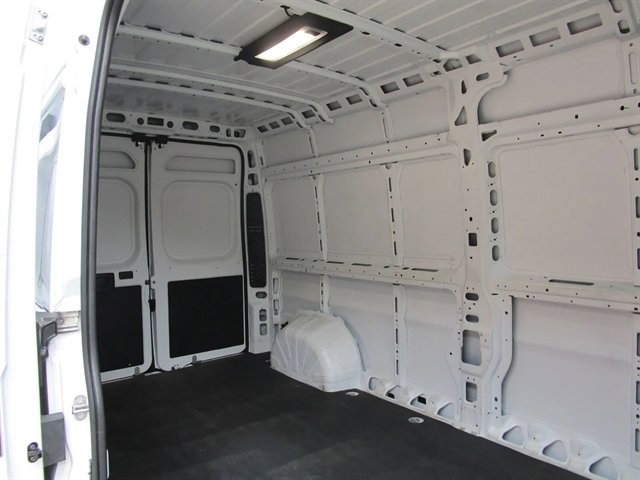 Used 2025 RAM ProMaster 2500 w/ Convenience Group image 18