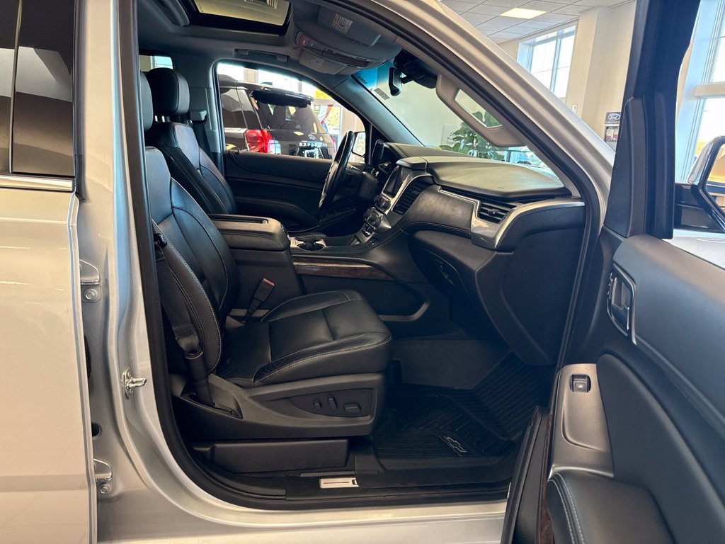Used 2019 Chevrolet Tahoe LT w/ Luxury Package AWD/4WD image 31