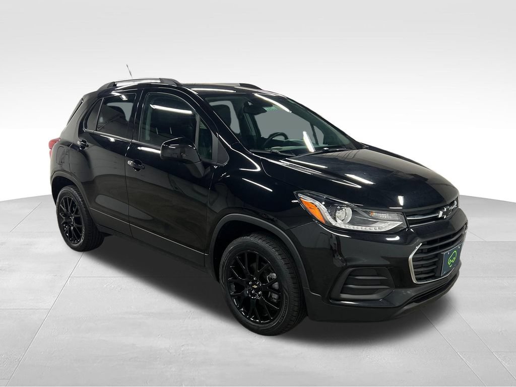 Certified 2022 Chevrolet Trax LT w/ Midnight Edition