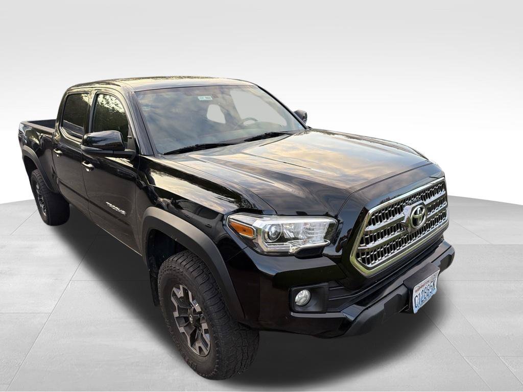 Used 2017 Toyota Tacoma TRD Off-Road w/ Premium & Technology Package AWD/4WD image 6