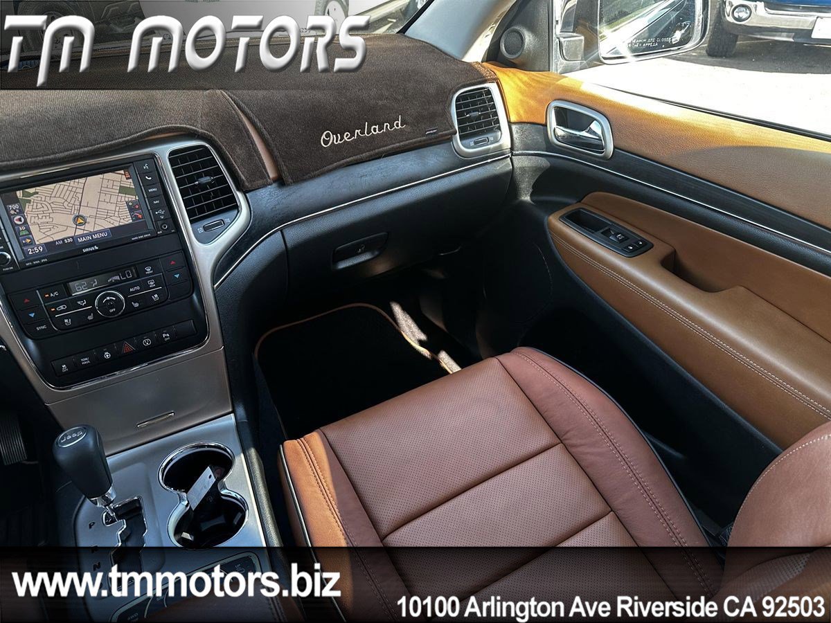 Used 2013 Jeep Grand Cherokee Overland Summit AWD/4WD image 12