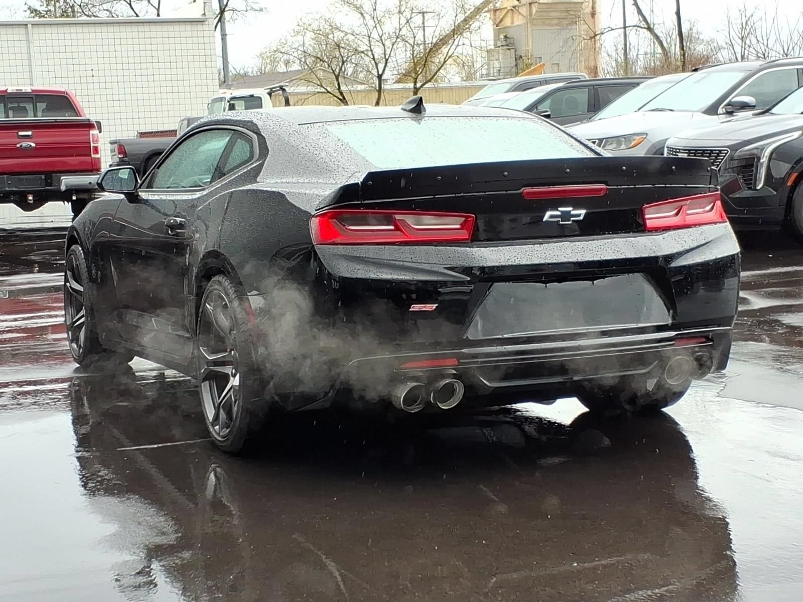 Used 2017 Chevrolet Camaro SS RWD image 3