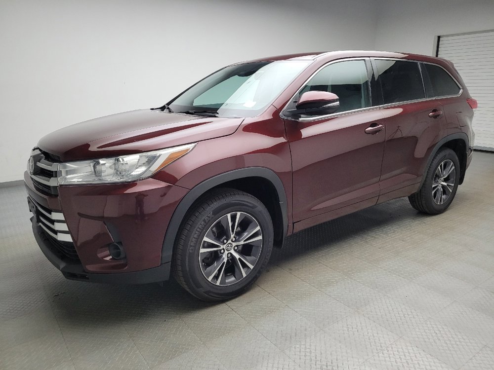 Used 2018 Toyota Highlander LE image 2