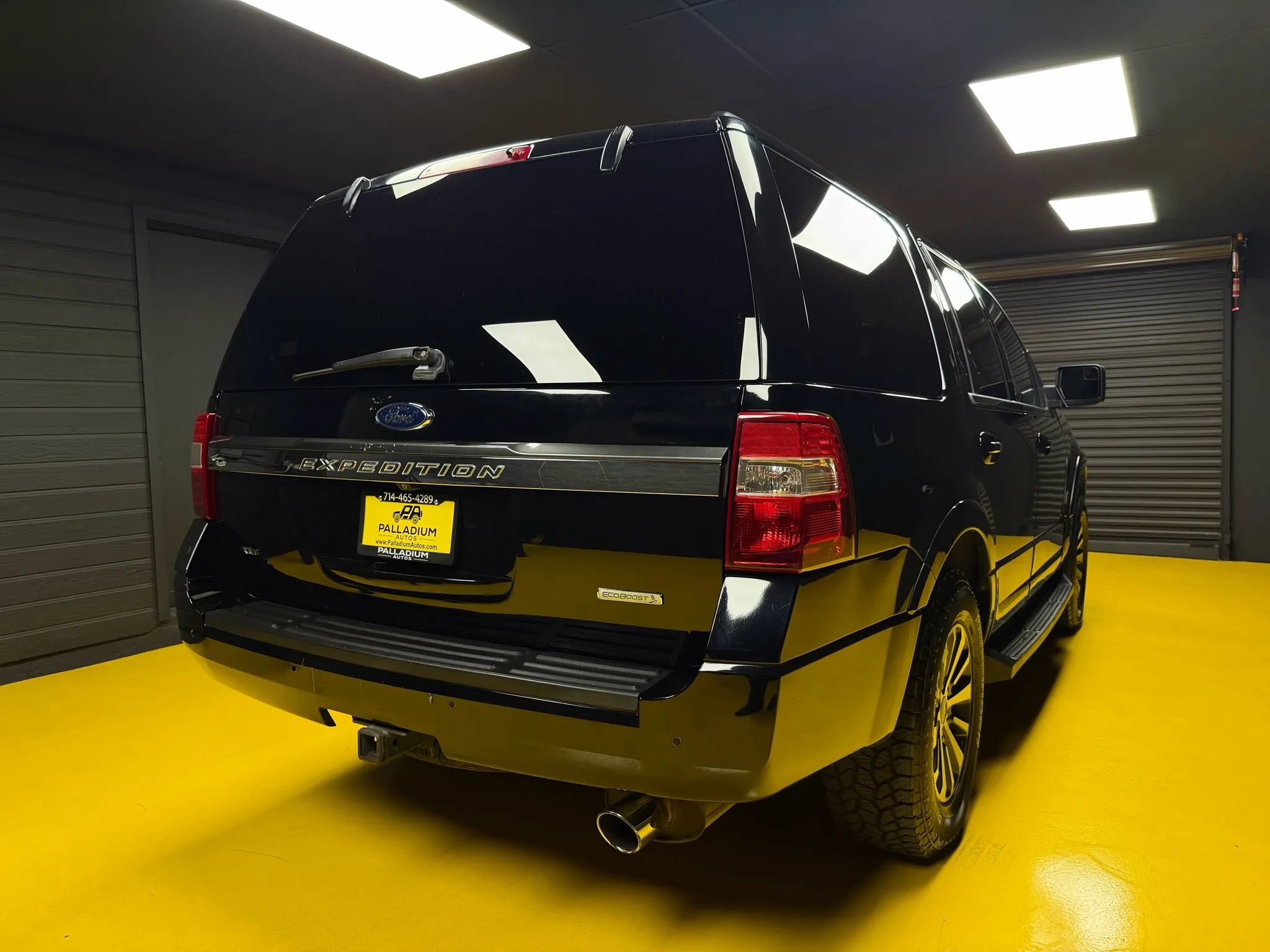 Used 2017 Ford Expedition XLT image 6