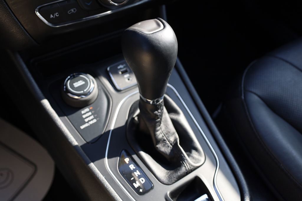 Used 2020 Jeep Cherokee High Altitude image 27