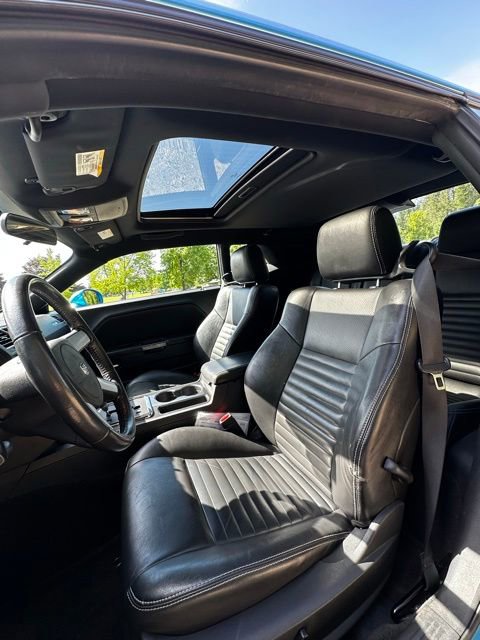 Used 2010 Dodge Challenger R/T RWD image 12