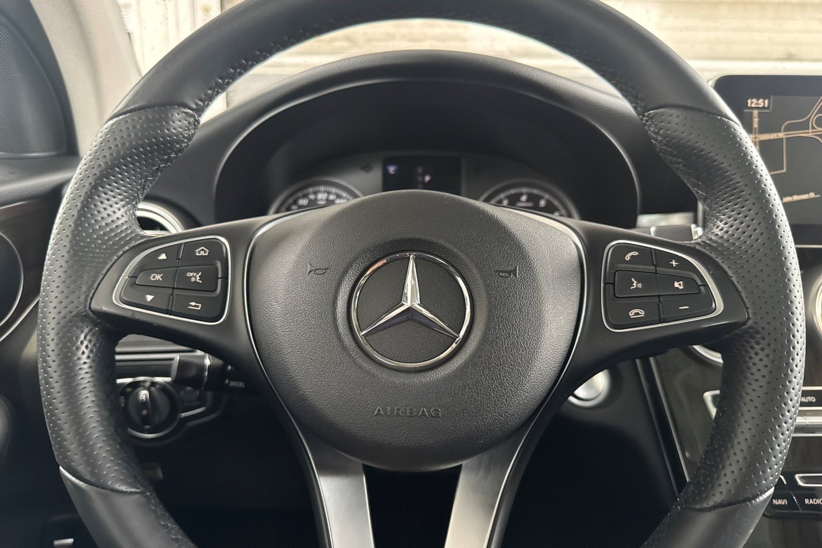 Used 2016 Mercedes-Benz GLC 300 4MATIC image 30