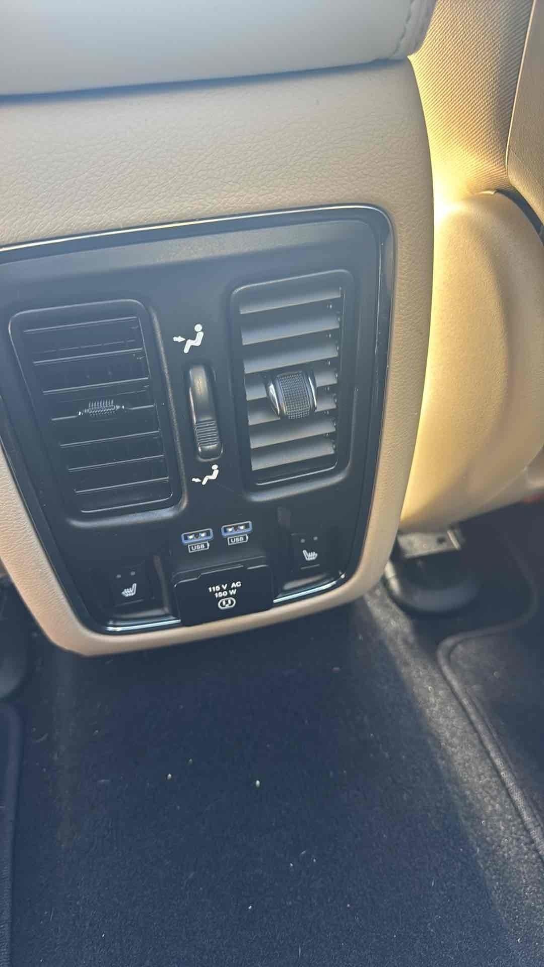 Used 2020 Jeep Grand Cherokee Limited w/ Luxury Group II image 18