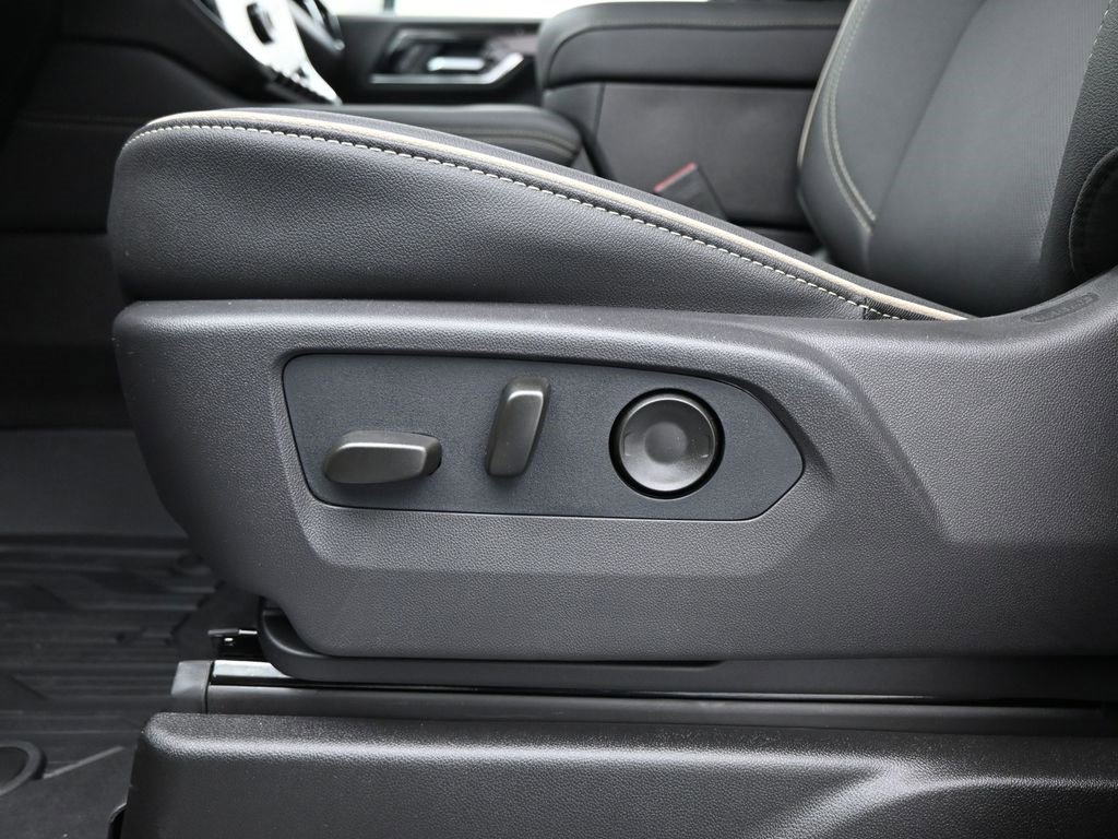 New 2026 GMC Yukon Elevation image 13