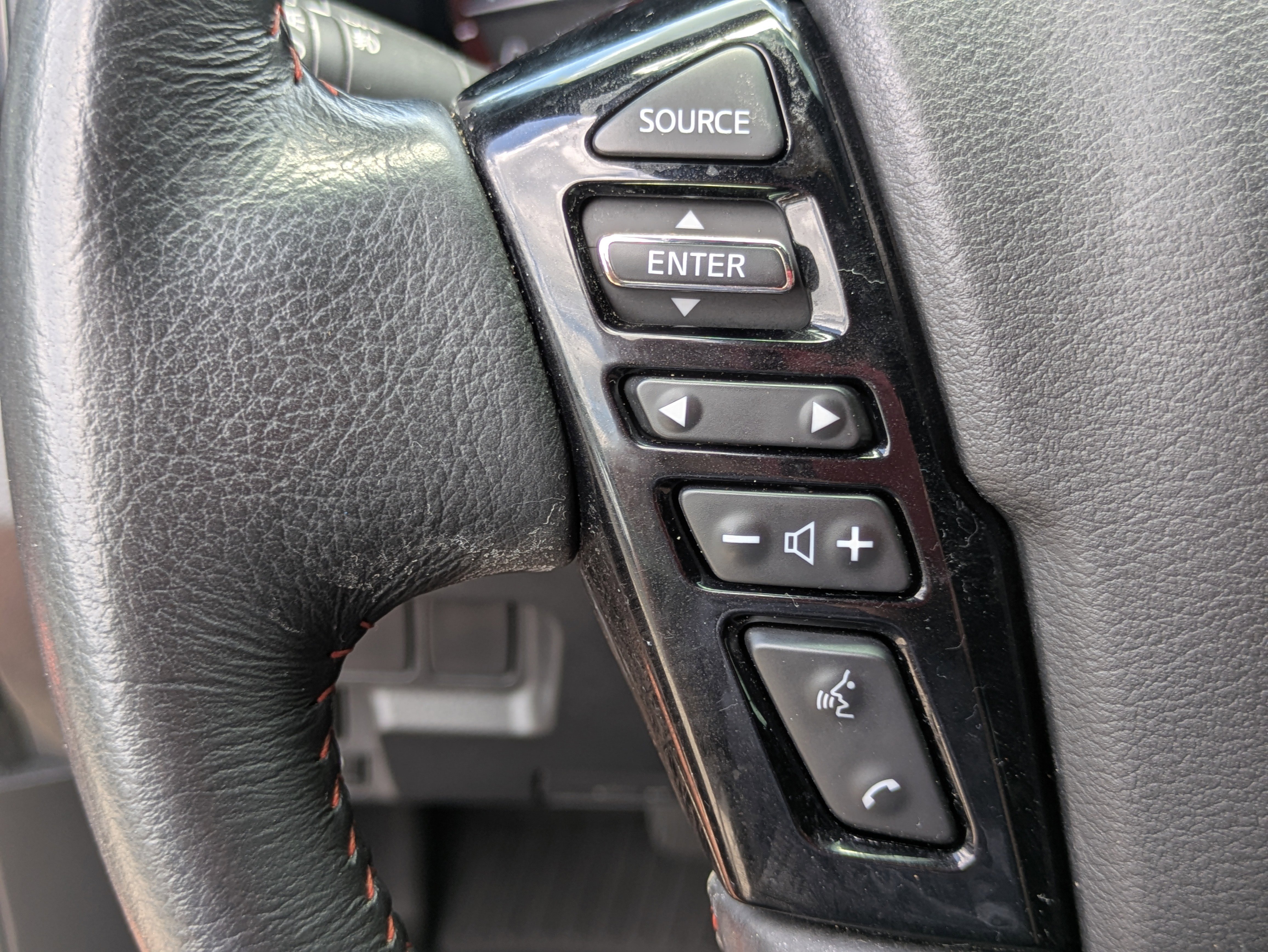 Used 2022 Nissan Frontier PRO-4X w/ Technology Package image 22