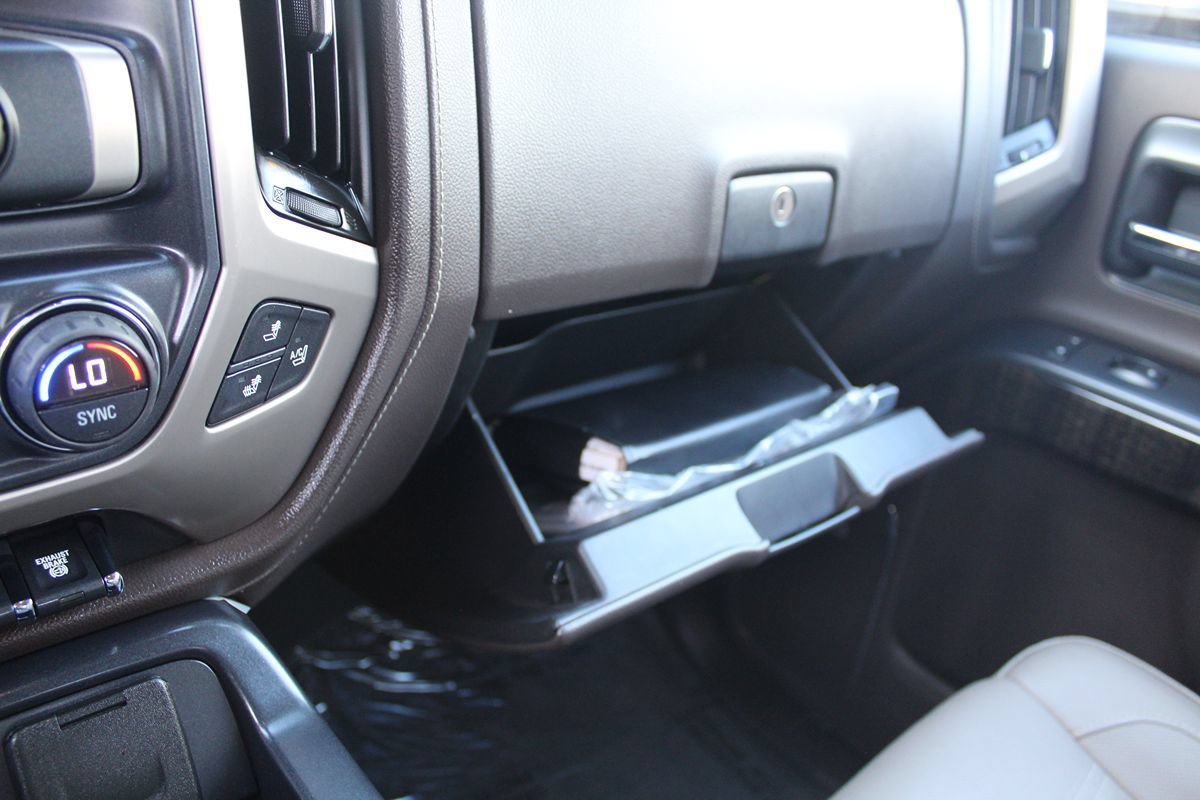 Used 2015 GMC Sierra 3500 Denali w/ Duramax Plus Package AWD/4WD image 33